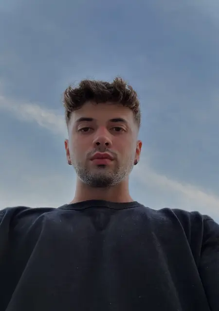 David de Sabadell, tengo 21 años, listo para conocer para pasatiempo agradable