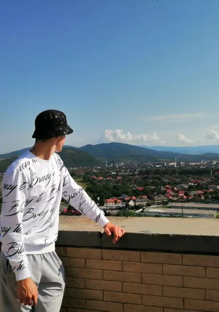 Oleksandr з Сарни, шукаю на сайті приємне проведення часу