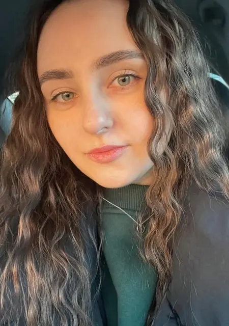 Я Саша, 21 років з Одеси, шукаю знайомство для спілкування