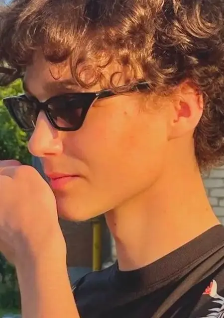 Я Даня, 20 років з Миколаєва, шукаю знайомство для дружби