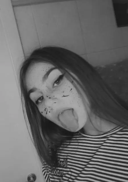 Aleksandra из Кракова, мне 19, познакомлюсь для вирта