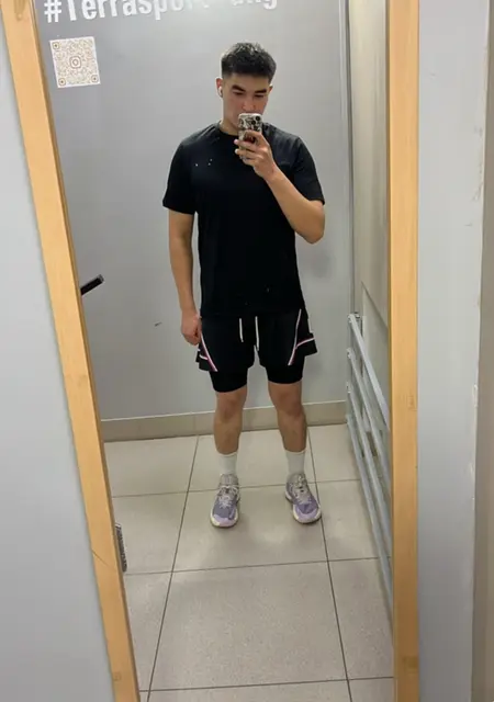 Жандос из Усть-Каменогорска, мне 25, познакомлюсь на одну ночь