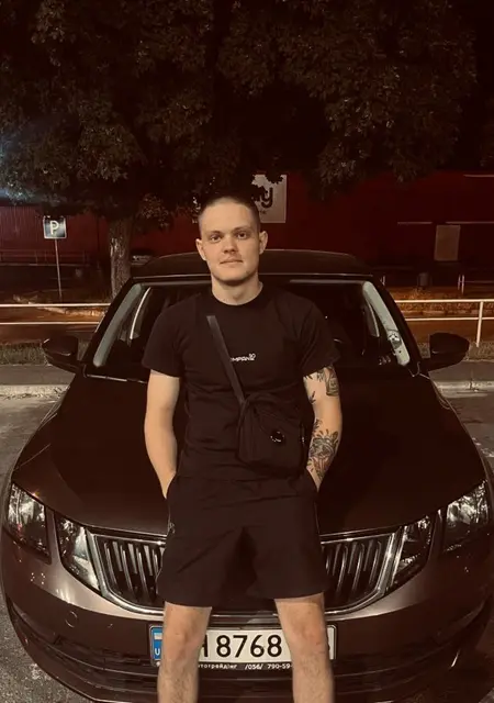 Влад из Горишних Плавней, мне 23, познакомлюсь для общения