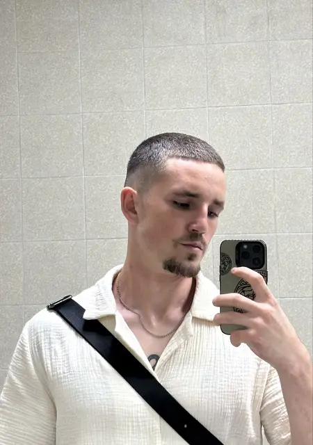 Никита из Стокгольма, ищу на сайте знакомства без обязательств