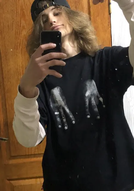 Денис з Харкова, мені 20 років, познайомлюсь без зобов'язань