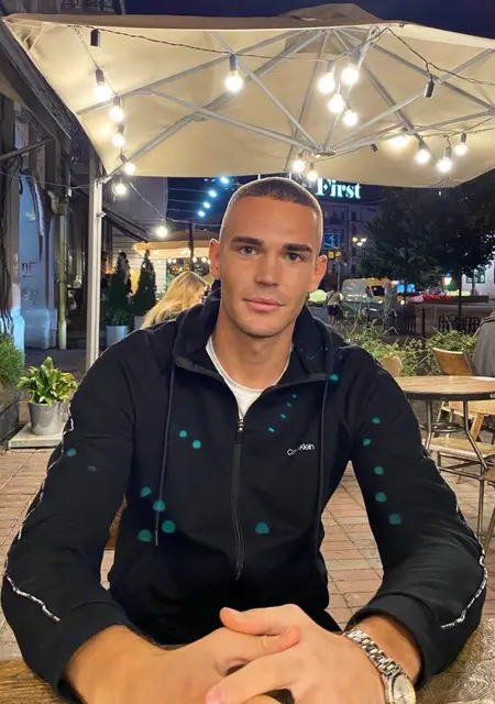 Евгений з Києва, мені 29 років, познайомлюсь для постійних стосунків