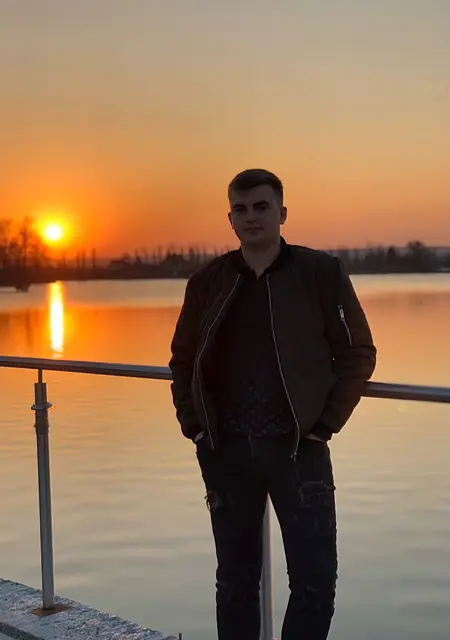 Я Андрій, 28 років з Івано-Франківськ, шукаю знайомства на одну ніч