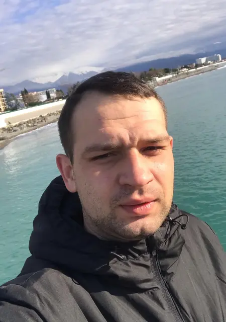 Евгений з Мелітополя, шукаю на сайті постійні стосунки