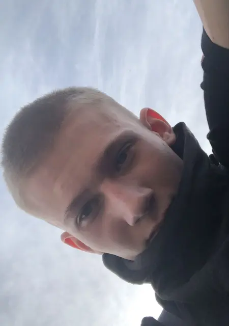 Я Егор, 21, из Гомеля, ищу знакомство для дружбы