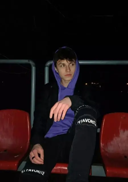 Я Luk, 18, из Праги, ищу знакомство