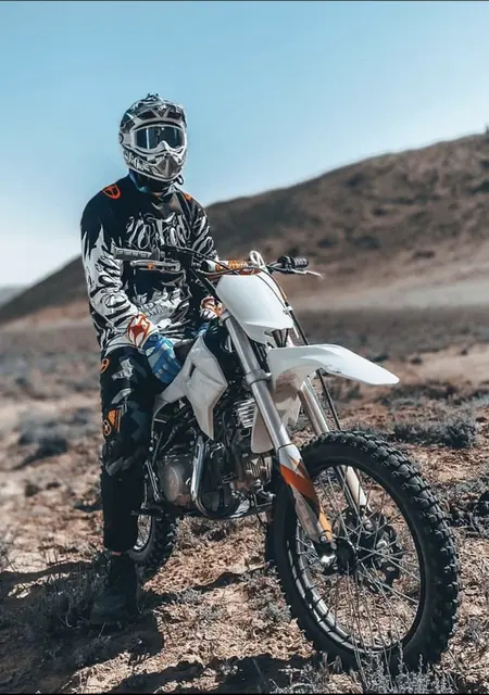 Я Темирлан Асанов, 25, из Уральска, ищу знакомства без обязательств