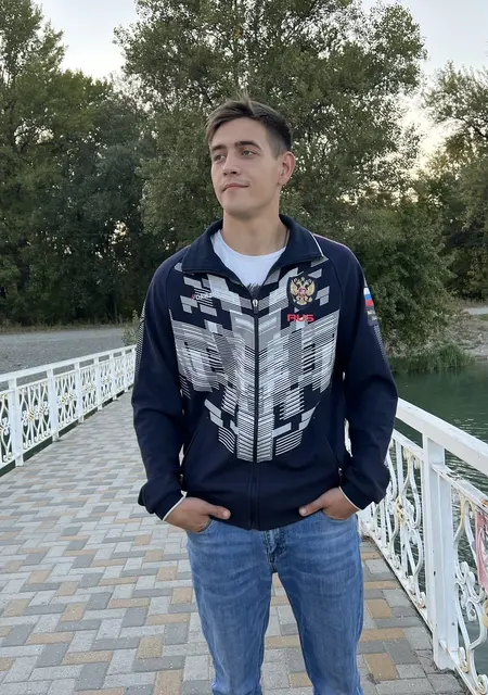 Я Валерий, 25, из Луганска, ищу знакомства на одну ночь