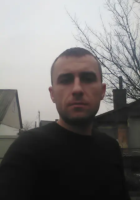 Я Саша, 38, из Ковеля, ищу знакомства без обязательств