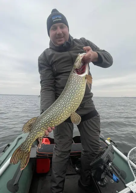 Я Андрей, 40, из Киева, ищу знакомства без обязательств