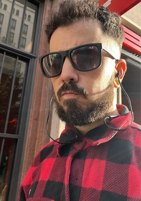 Soy Felipe, 34 años, conociéndome para relación sin ataduras en Badajoz