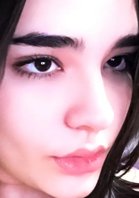 Я Yasmin, 20, знакомлюсь для общения в Бланес