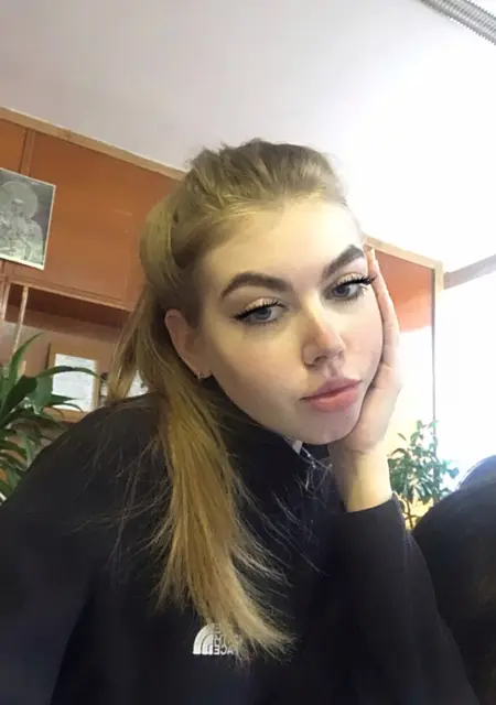 Я Vika, 23, из Ивано-Франковска, ищу знакомство для приятного времяпровождения