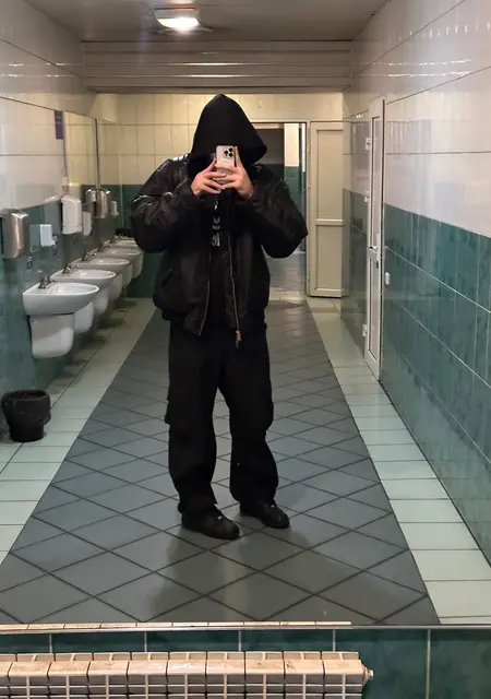 Влад з Житомира, мені 19 років, познайомлюсь без зобов'язань