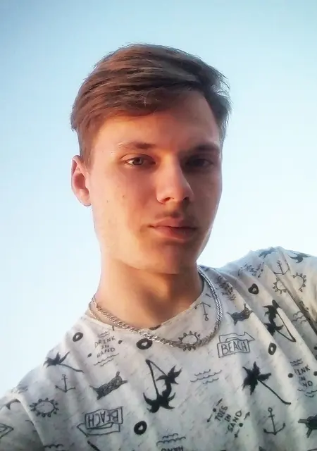 Я Александр, 21 років, знайомлюсь без зобов'язань у Миколаєві