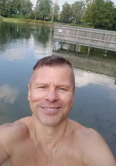 Костя из Киева, мне 46, познакомлюсь на одну ночь