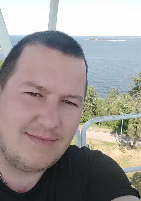 Я Коля, 28 років з Черкас, шукаю знайомства на одну ніч