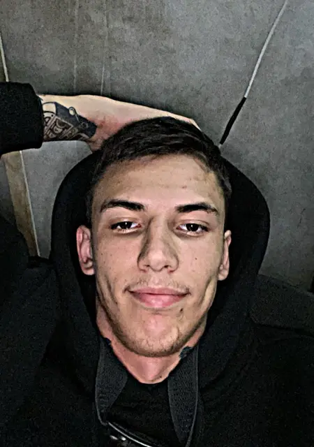 Я Misha, 20 років, знайомлюсь для спільні подорожі у Херсон