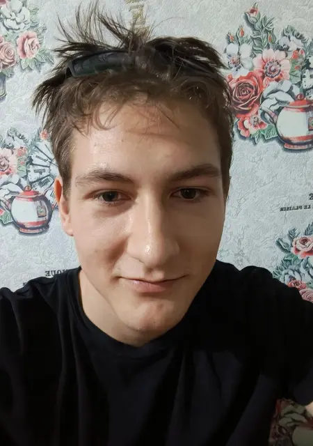 Я Андрей, 19 років, знайомлюсь без зобов'язань у Кам’янці-Подільському