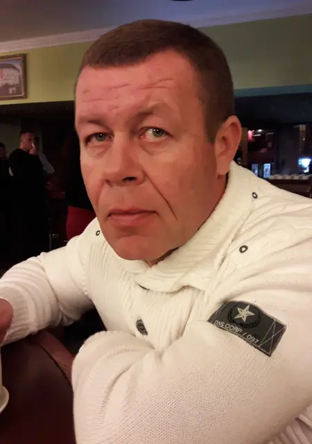 Я Коля, 51, из Ровно, ищу знакомства на одну ночь